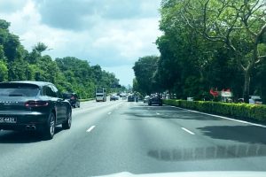 Can Travelers/ Tourists/ Visitors Drive in Singapore?